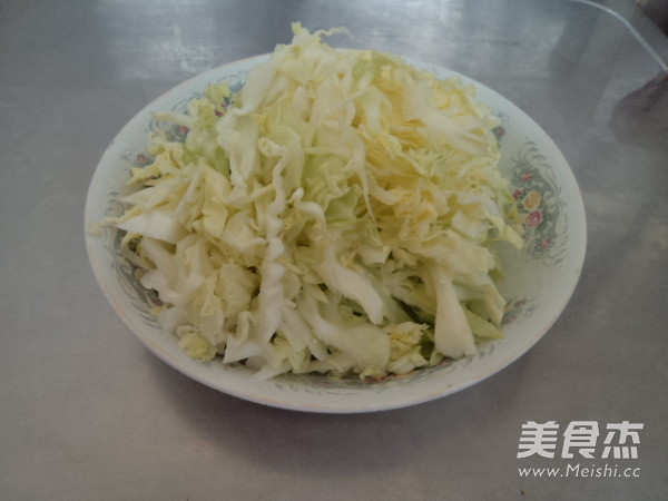 豉香圆白菜的做法步骤:2