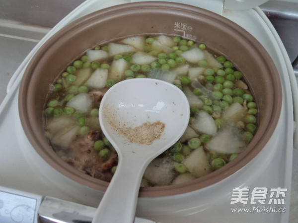 豌豆鸭骨萝卜汤的做法步骤：10