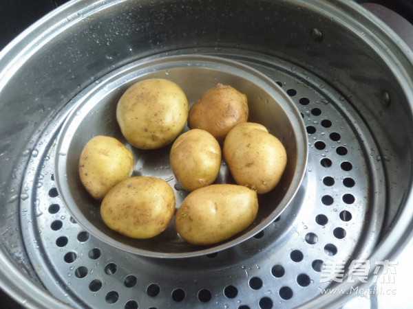 锅巴土豆的做法步骤:2