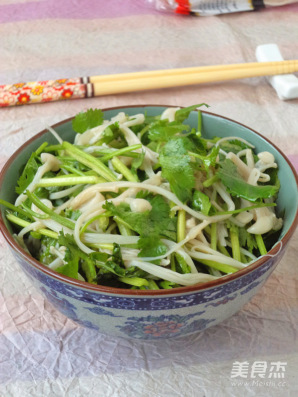 香菜拌金针菇的做法步骤：8