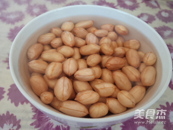 黑米花生粥的做法步骤：1