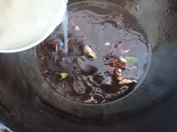 丸子烩白菜的做法步骤:5