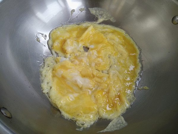 香菜鸡蛋白菜馅煎饺的做法步骤:2