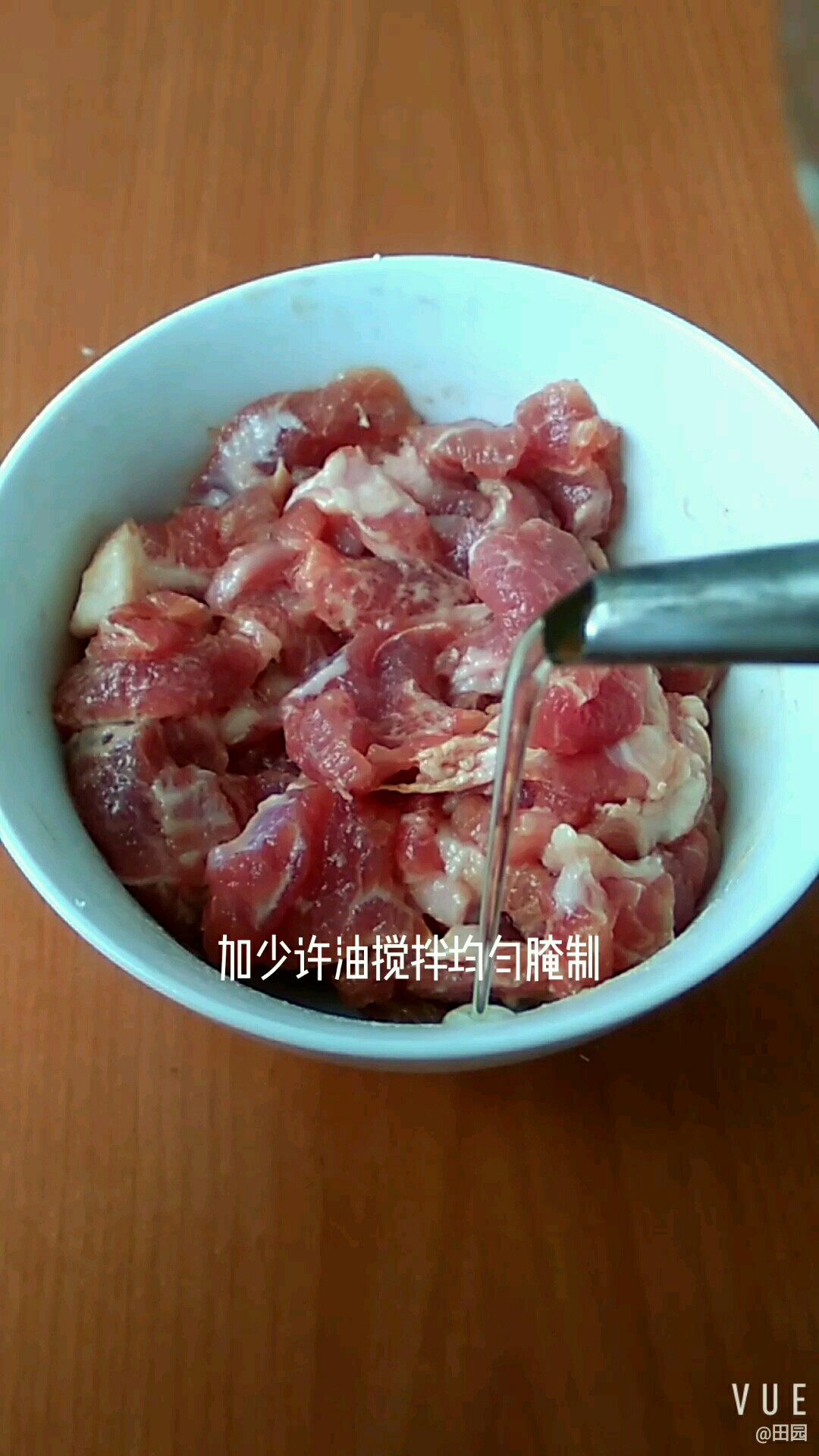 肉片炒芹菜的做法步骤：2