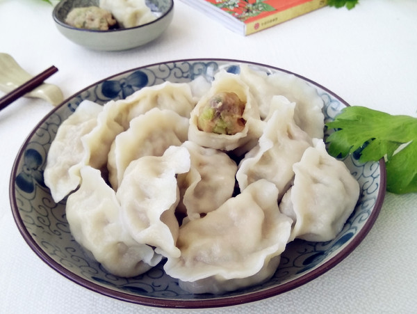 猪肉芹菜馅水饺的做法步骤:9