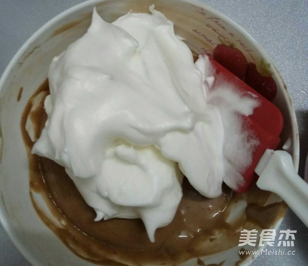 咖啡戚风蛋糕的做法步骤:6