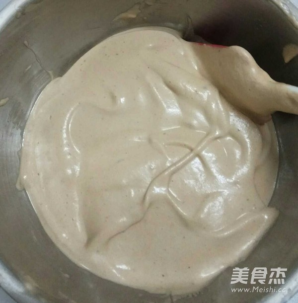 咖啡戚风蛋糕的做法步骤:7