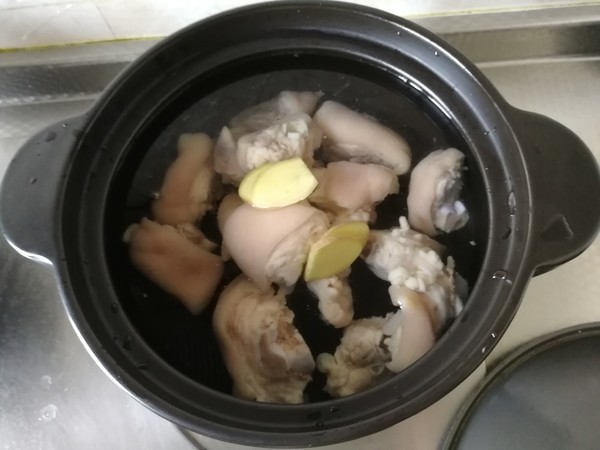 年夜饭硬菜之冬笋炖猪蹄的做法步骤:5