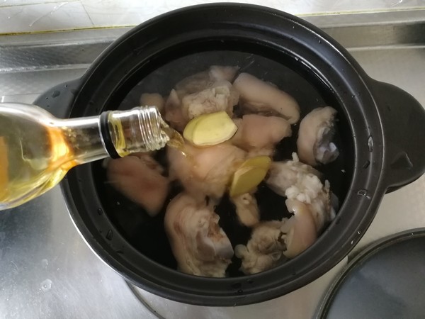 年夜饭硬菜之冬笋炖猪蹄的做法步骤:6