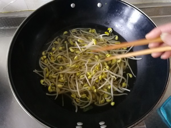 豆芽拌芹菜的做法步骤：7