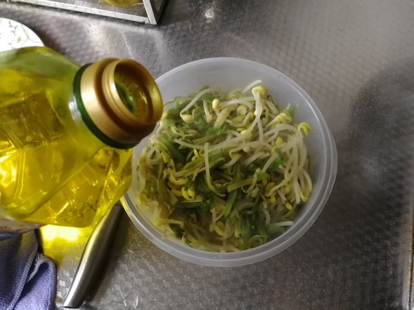 豆芽拌芹菜的做法步骤：9