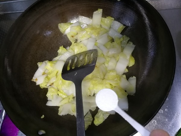 清炒白菜的做法步骤:6