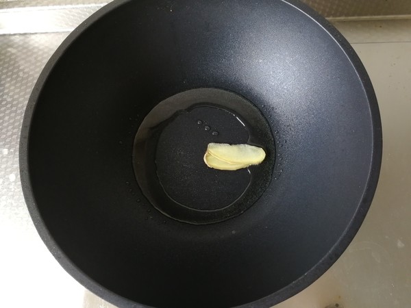 茭白蘑菇炒肉丝的做法步骤:3