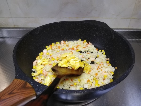 虾仁什锦炒饭的做法步骤:10