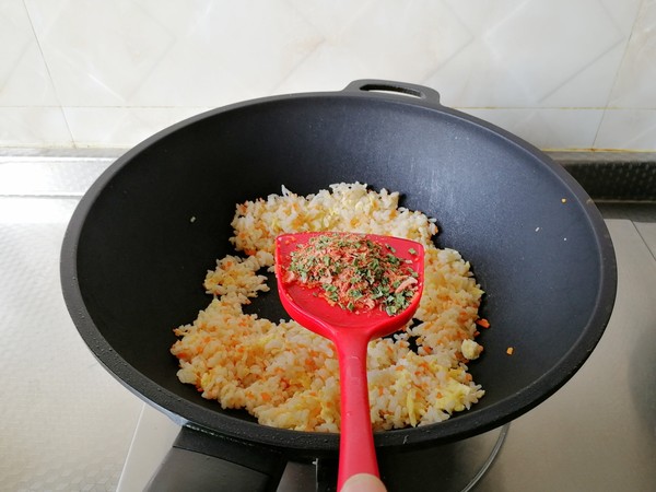 粒粒分明葱花蛋炒饭的做法步骤:6