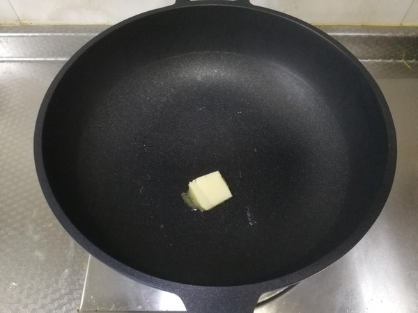 蒜香黄油炒饭的做法步骤:3