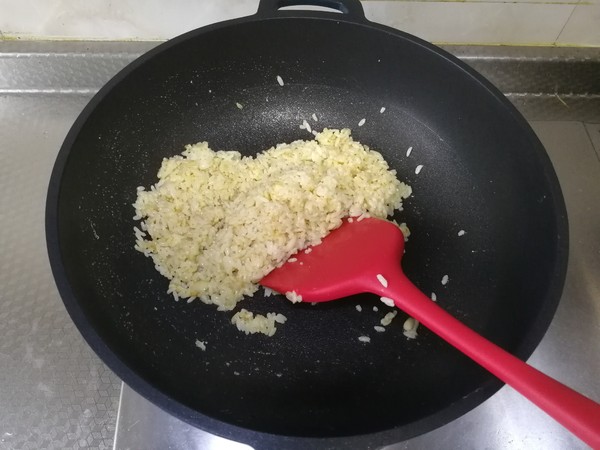 蒜香黄油炒饭的做法步骤:6