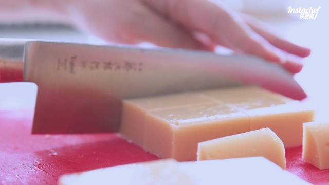 老北京小吃豌豆黄的做法步骤:11