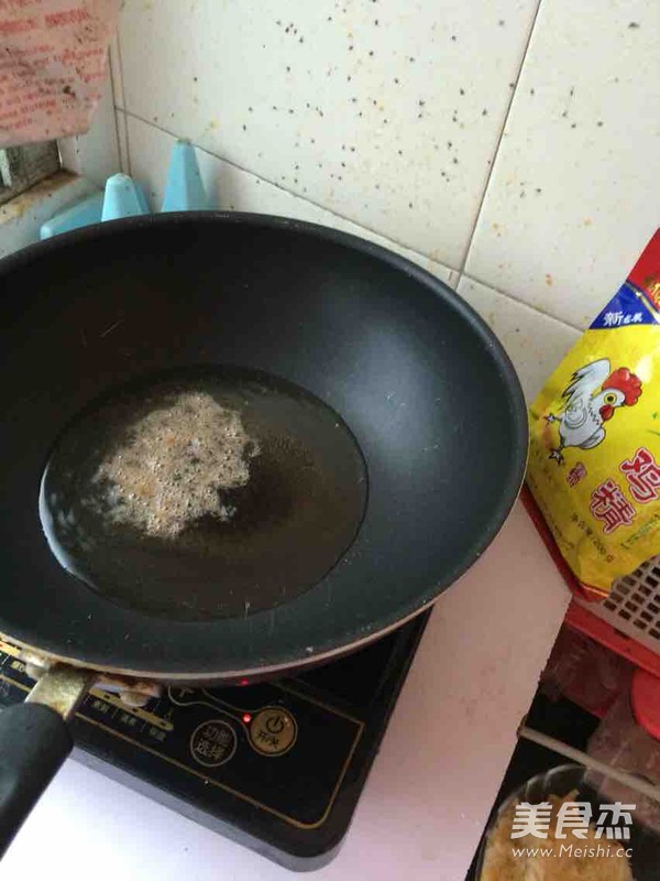炸鸡蛋酱的做法步骤:3
