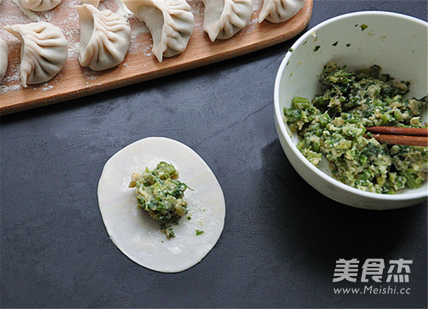 芹菜猪肉馅生煎饺子的做法步骤：4