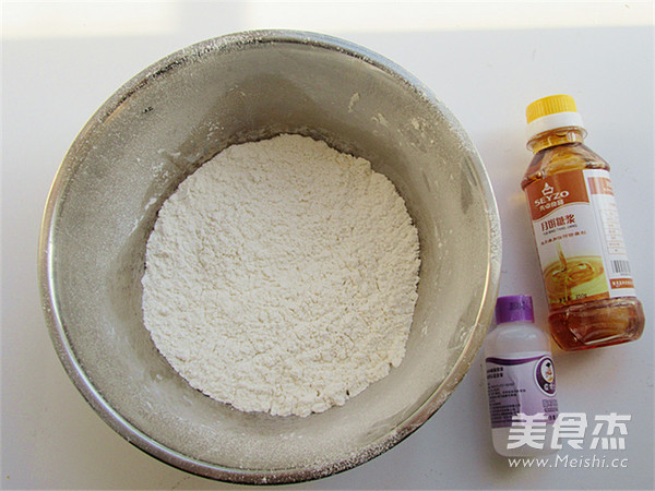 螃蟹趣味广式月饼的做法步骤：1