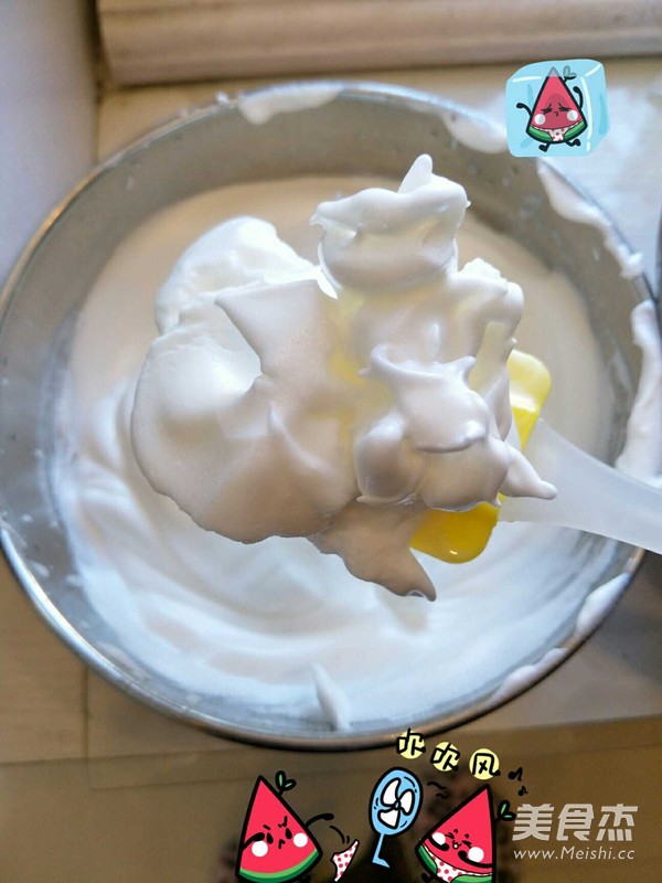 酸奶戚风蛋糕的做法步骤:13