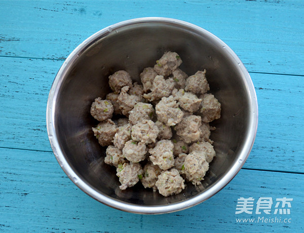 鲁菜之清汆丸子的做法步骤:4