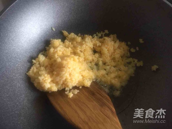 金黄蛋炒饭的做法步骤：6