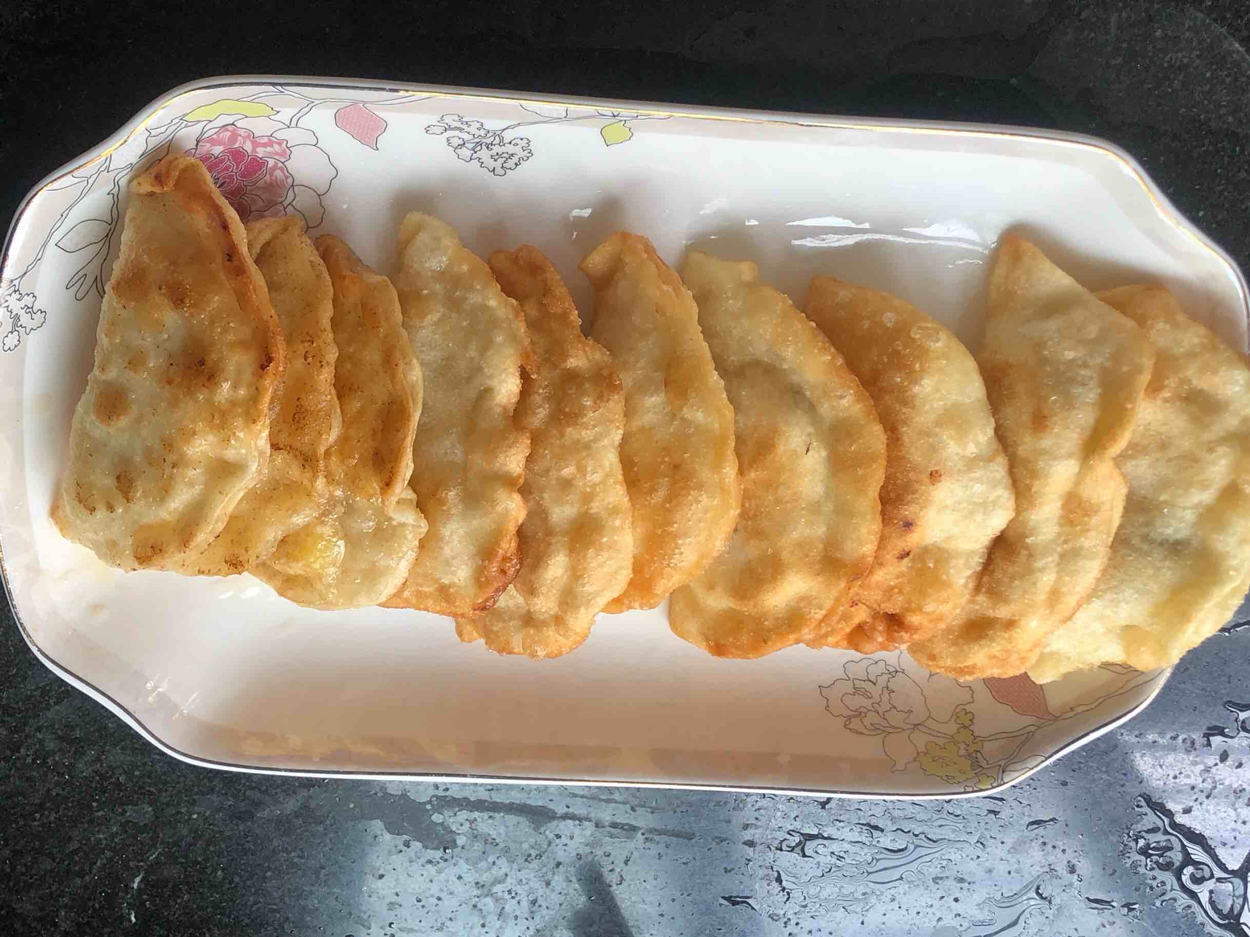 嘴馋猫心念念的香蕉派的做法步骤:4