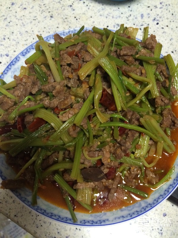 牛肉丝炒芹菜的做法步骤：10