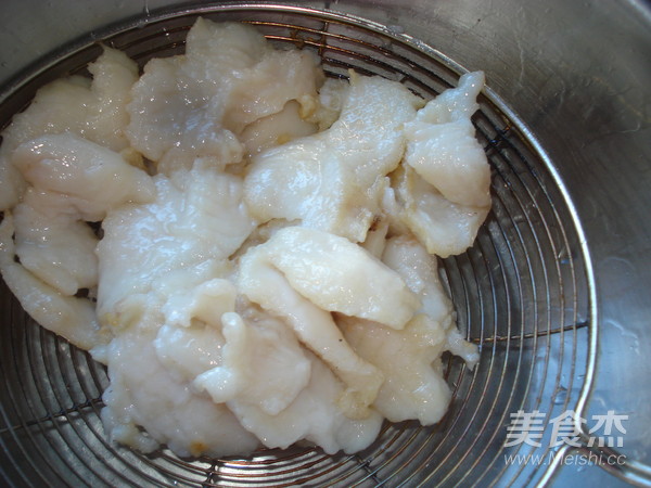 滑溜鱼片的做法步骤:4
