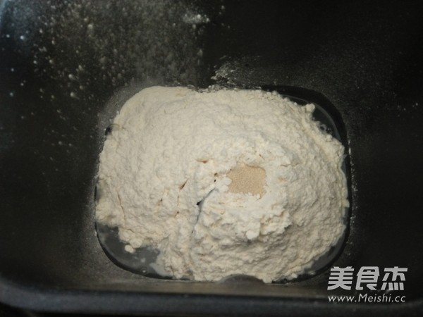 蔓越莓酥粒手撕面包的做法步骤:2