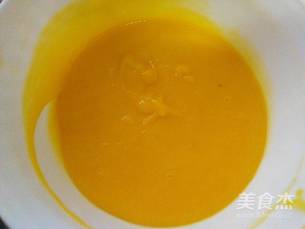 玫瑰花水晶芒果慕斯的做法步骤：8