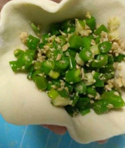 肉末缸豆包子的做法步骤：6
