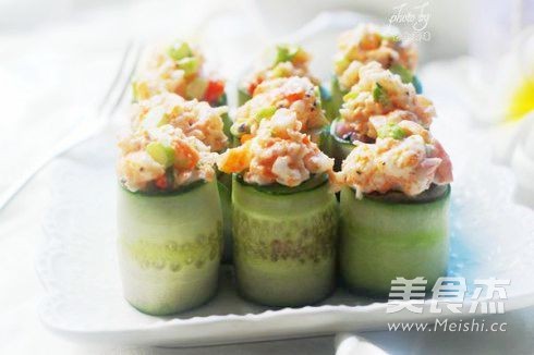 鲜虾芦笋黄瓜寿司卷的做法步骤:9