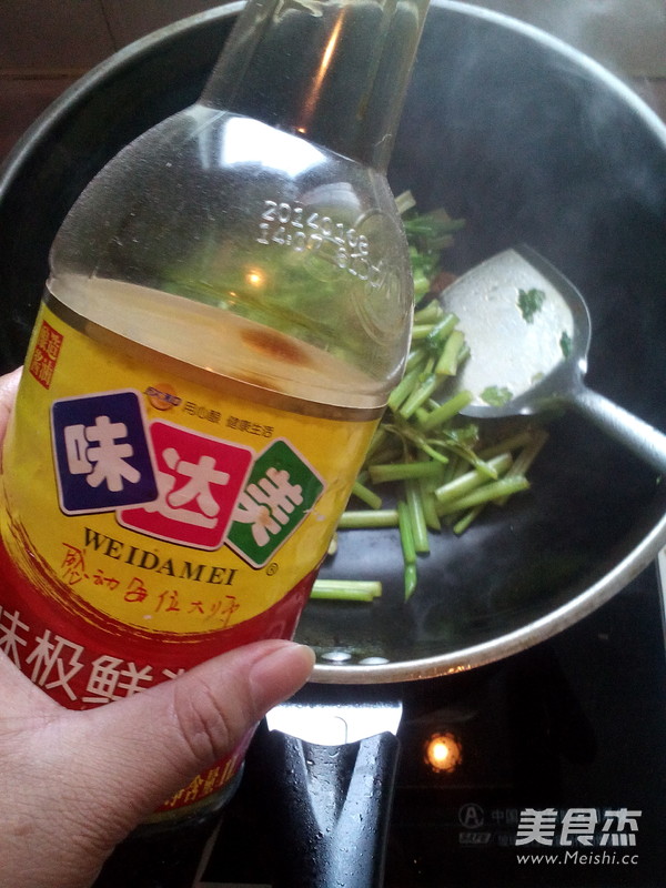 芹菜炒肉的做法步骤：4