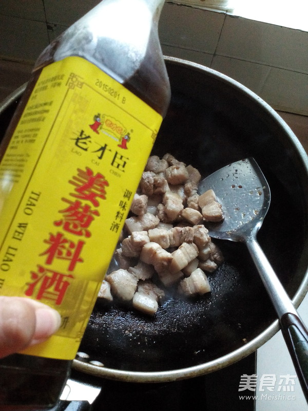 土豆红烧肉的做法步骤：6