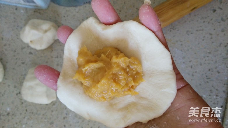 红薯馅包子的做法步骤:12