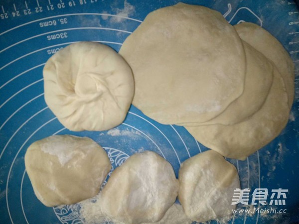 茄子酱肉包的做法步骤：3