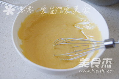 戚风草莓果酱蛋糕卷的做法步骤：1