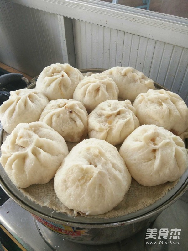 白菜肉包的做法步骤:12