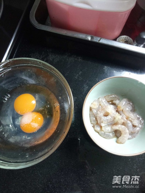 虾仁蛋炒饭的做法步骤：6