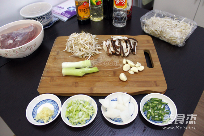 韩式辣牛肉汤的做法步骤:3