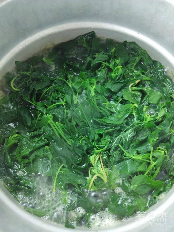 灰灰菜肉包子的做法步骤:4