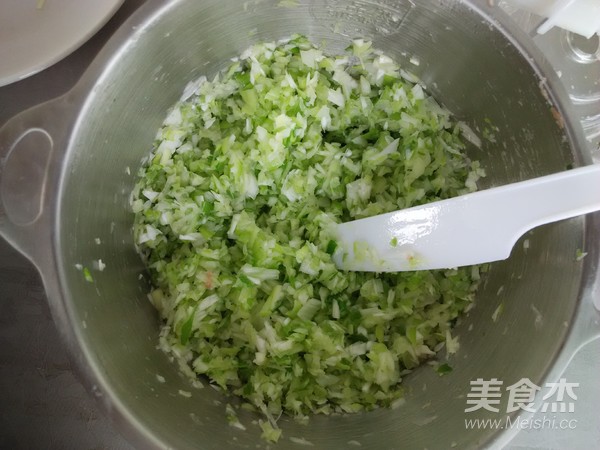 灰灰菜肉包子的做法步骤:8
