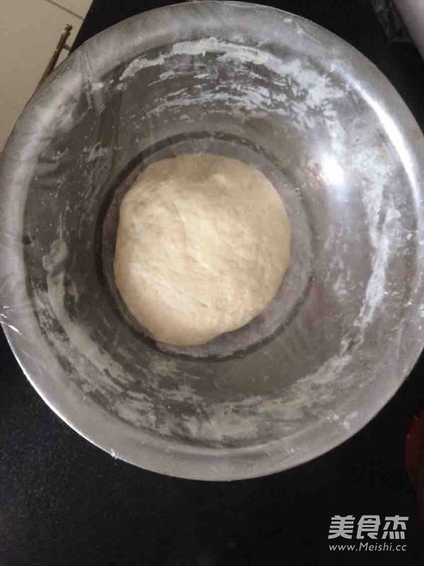 蔬菜鲜肉包的做法步骤：1