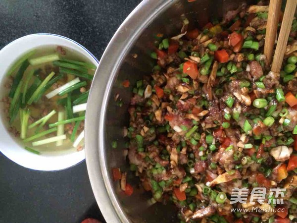 蔬菜鲜肉包的做法步骤:6