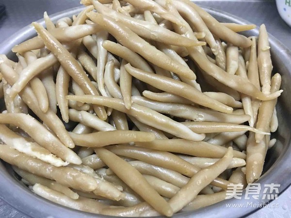 素炒莜面鱼鱼的做法步骤：6