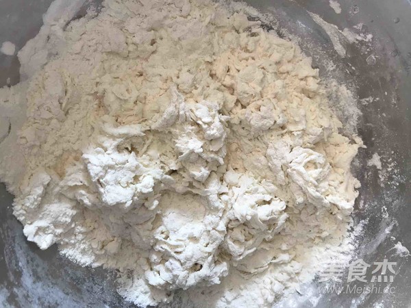 槐花猪肉包的做法步骤:2