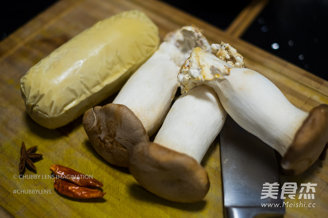 酱烧素鸡的做法步骤：1